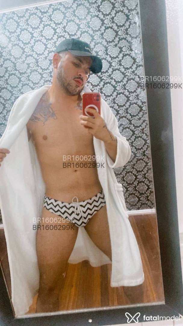 Acompanhante homem morena (o) de olhos azuis em Guarapuava - Lohan Henrique