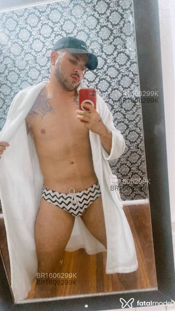 Acompanhante homem morena (o) de olhos azuis em Guarapuava - Lohan Henrique