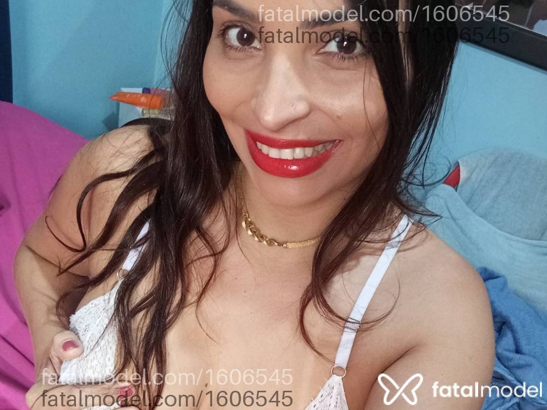 Acompanhante mulher com cabelo colorido de olhos castanhos em Barretos - Paloma