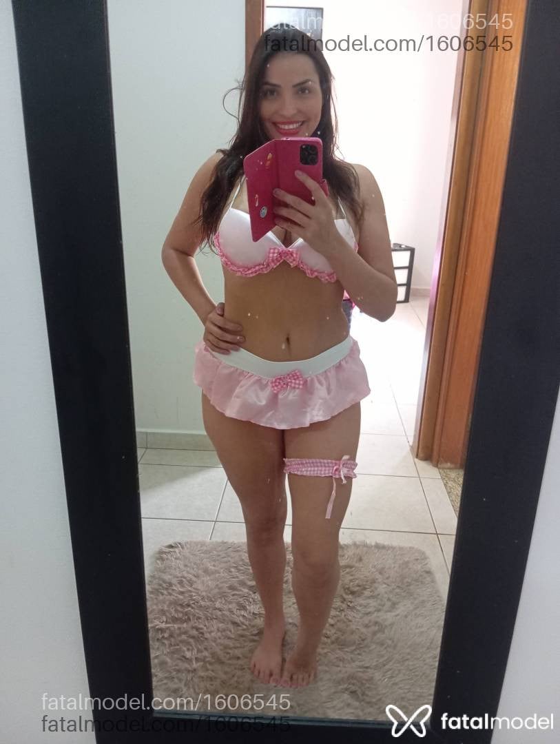 Acompanhante mulher com cabelo colorido de olhos castanhos - Paloma