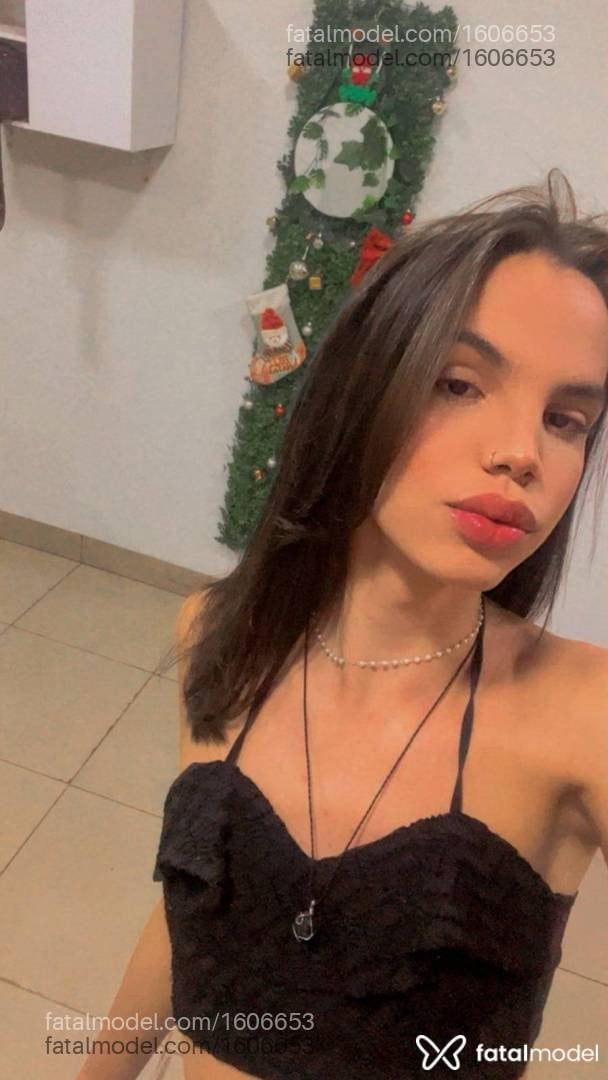 Acompanhante travesti morena (o) de olhos pretos em Patos de Minas Acompanhante travesti morena (o) de olhos pretos em Patos de Minas - Angel