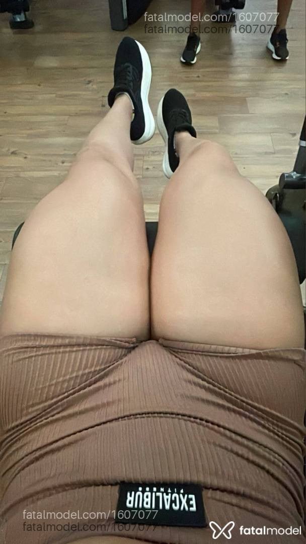 Acompanhante mulher com cabelo castanho de olhos verdes - Nic