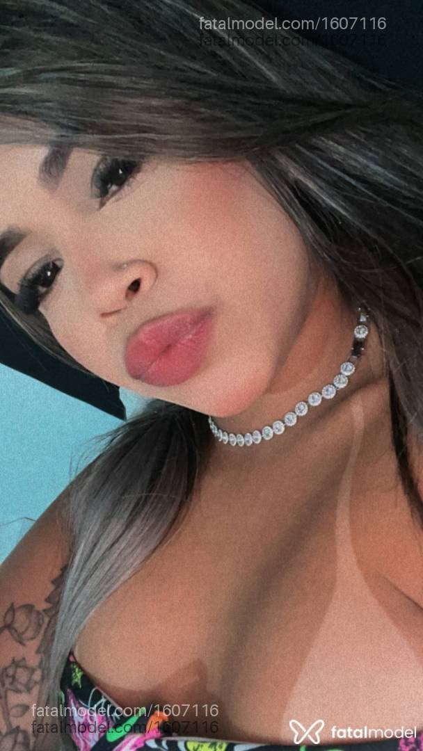 Acompanhante mulher loira (o) de olhos castanhos - Cristal Lopes