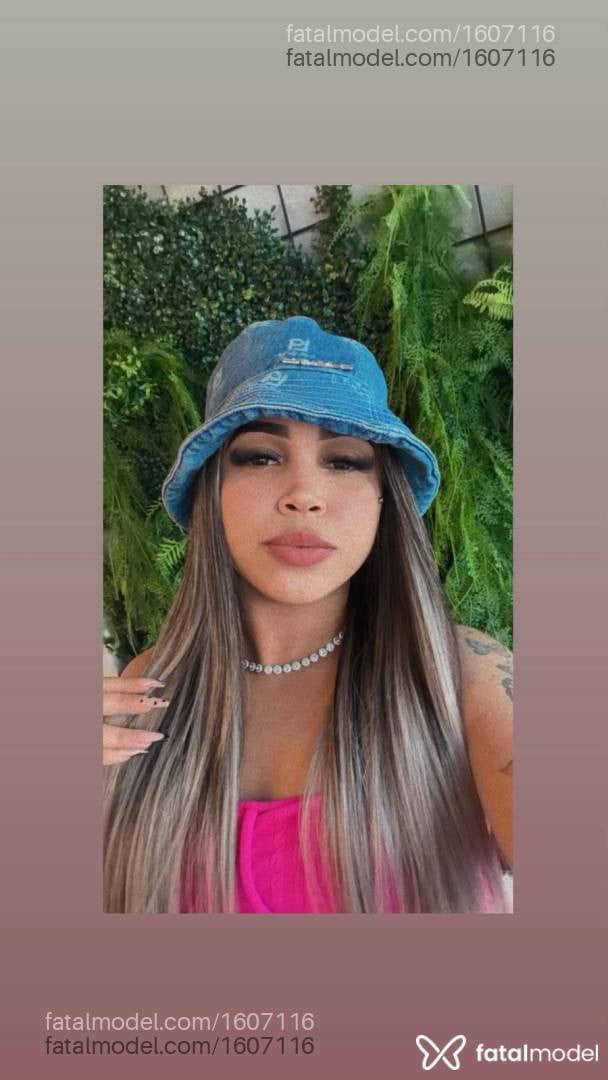 Acompanhante mulher loira (o) de olhos castanhos - Cristal Lopes