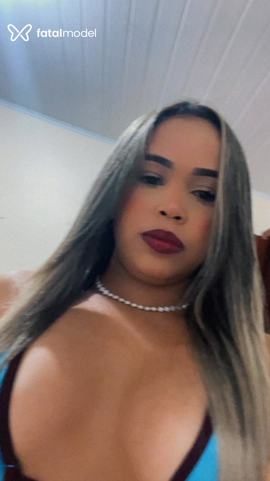 Acompanhante mulher loira (o) de olhos castanhos - Cristal Lopes Acompanhante mulher loira (o) de olhos castanhos - Cristal Lopes