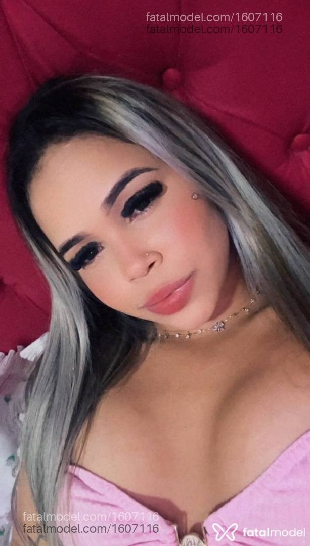 Acompanhante mulher loira (o) de olhos castanhos - Cristal Lopes