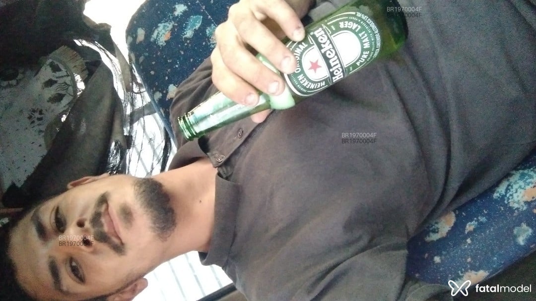 Acompanhante homem com cabelo castanho de olhos mel em Virtual - Cris Luiz
