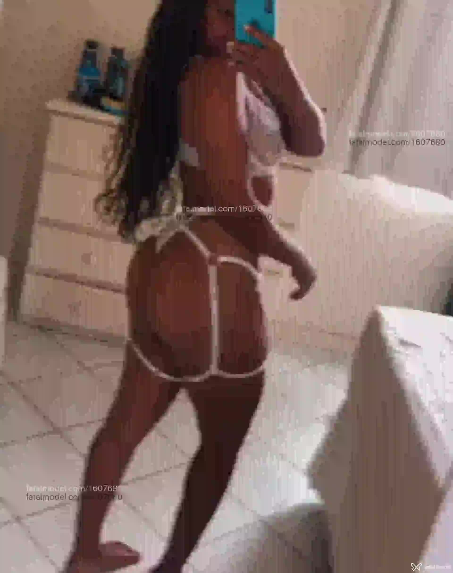 Acompanhante mulher morena (o) de olhos castanhos em Maceió Acompanhante mulher morena (o) de olhos castanhos em Maceió - Sarah Mesquita