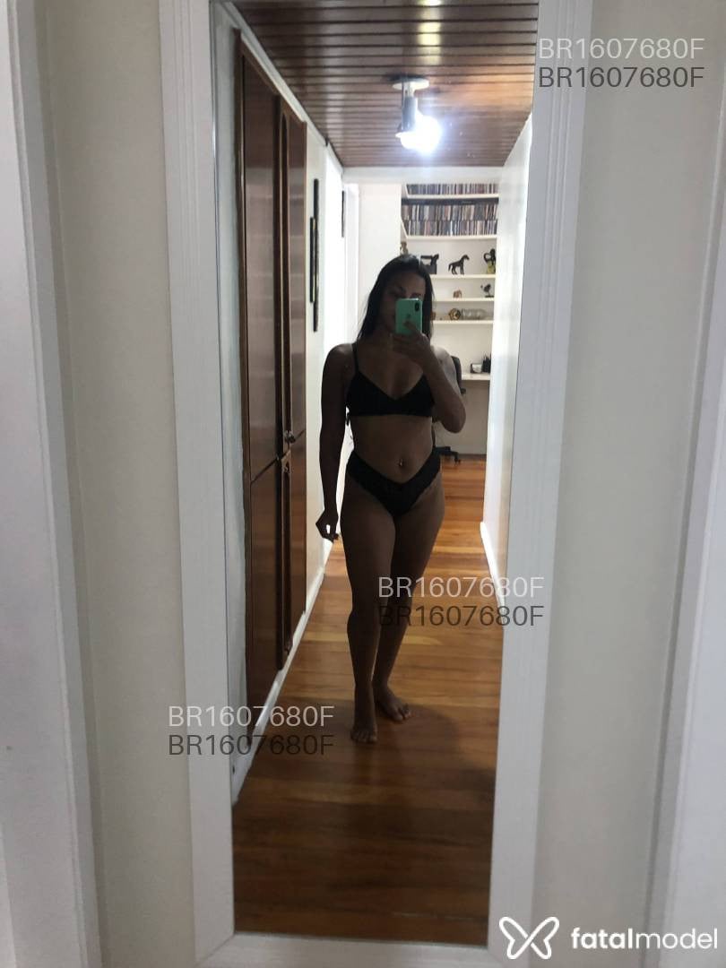 Acompanhante mulher morena (o) de olhos castanhos em Maceió Acompanhante mulher morena (o) de olhos castanhos em Maceió - Sarah Mesquita