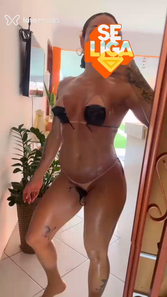 Acompanhante mulher com cabelo castanho de olhos castanhos em Feira de Santana Acompanhante mulher com cabelo castanho de olhos castanhos em Feira de Santana - Carol Anttonelly