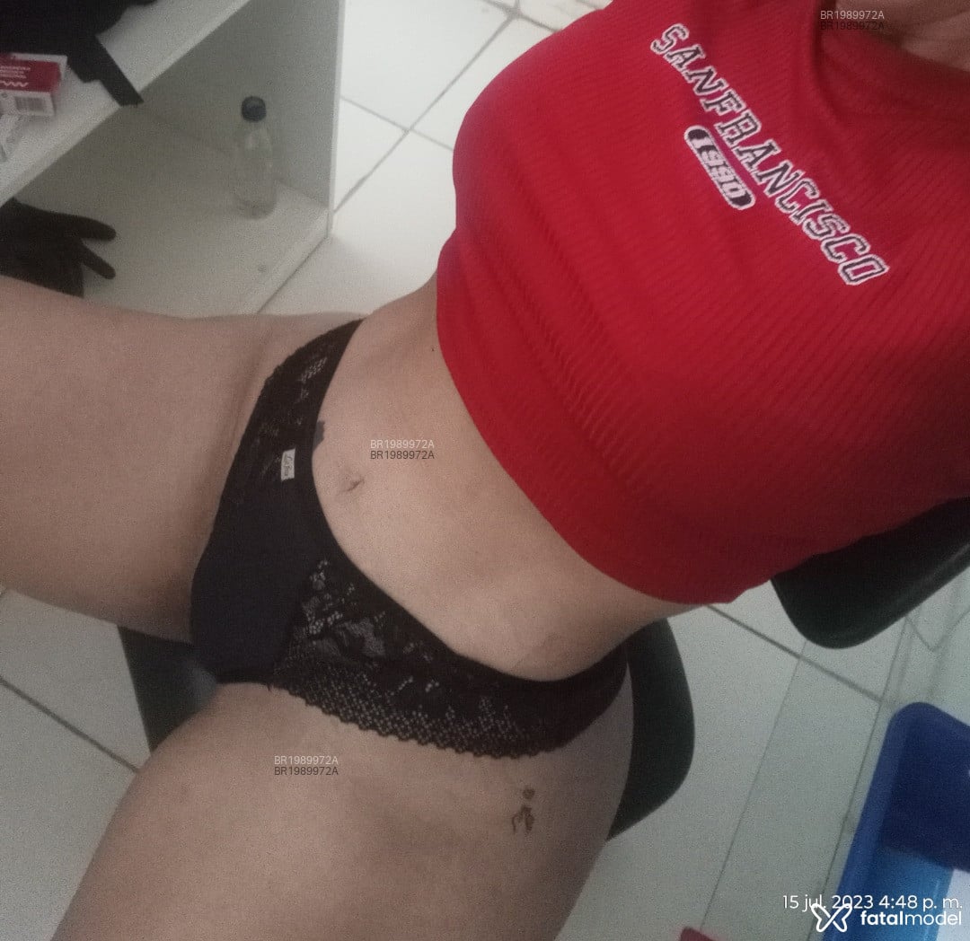 Acompanhante mulher ruiva (o) de olhos castanhos - Mabel