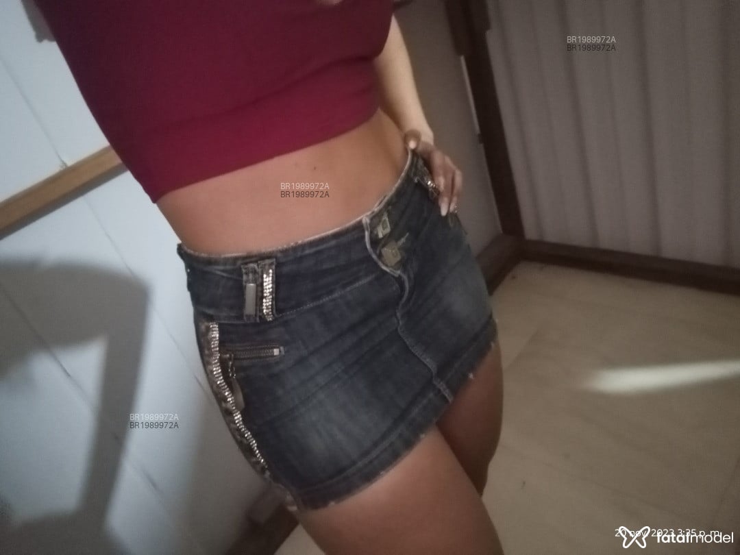 Acompanhante mulher ruiva (o) de olhos castanhos - Mabel