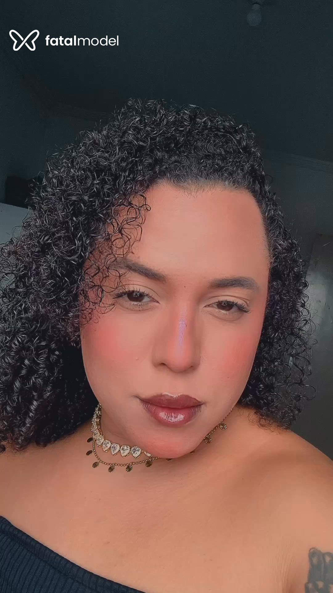 Acompanhante mulher trans morena (o) de olhos castanhos em Linhares Acompanhante mulher trans morena (o) de olhos castanhos em Linhares - Emilly