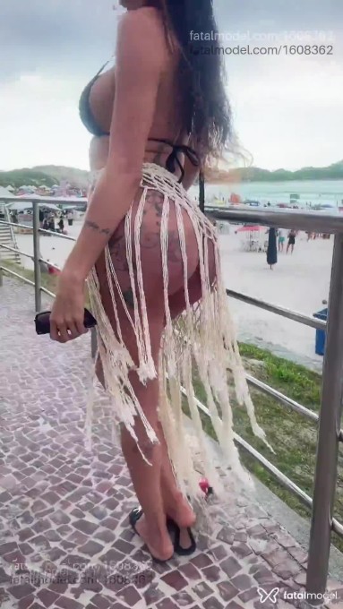 Acompanhante mulher trans com cabelo castanho de olhos castanhos em Macaé Acompanhante mulher trans com cabelo castanho de olhos castanhos em Macaé - Elly Fernandes