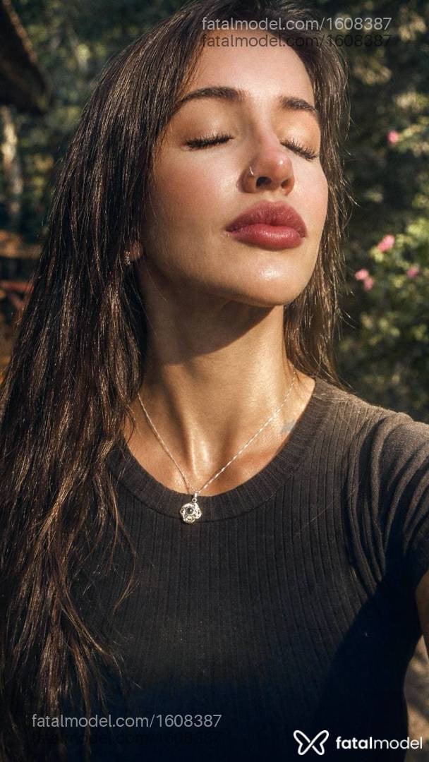 Acompanhante mulher morena (o) de olhos castanhos - Kamillinha