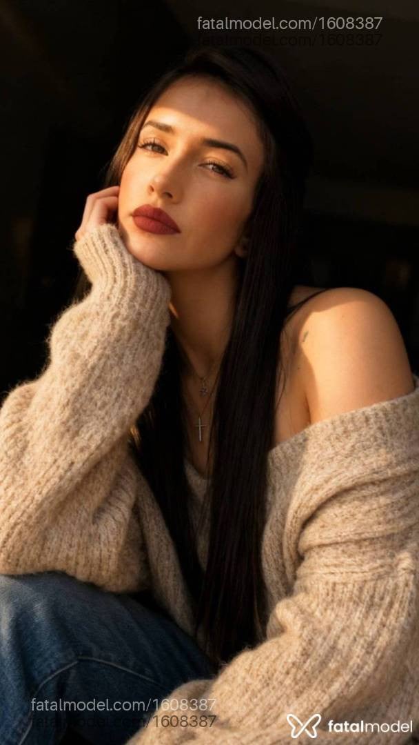 Acompanhante mulher morena (o) de olhos castanhos - Kamillinha