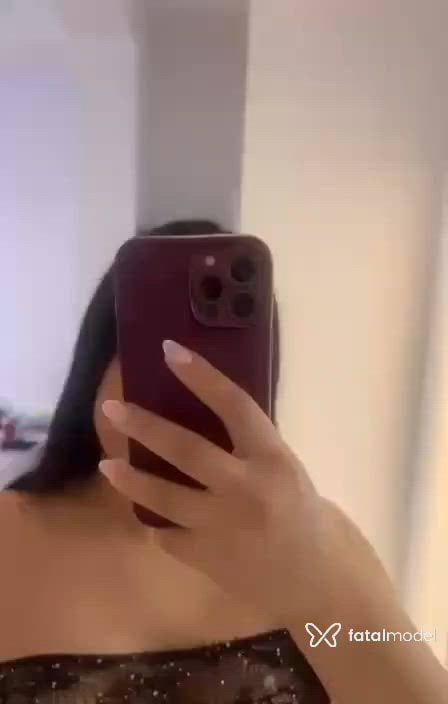 Acompanhante mulher com cabelo castanho de olhos castanhos - Alice Acompanhante mulher com cabelo castanho de olhos castanhos - Alice