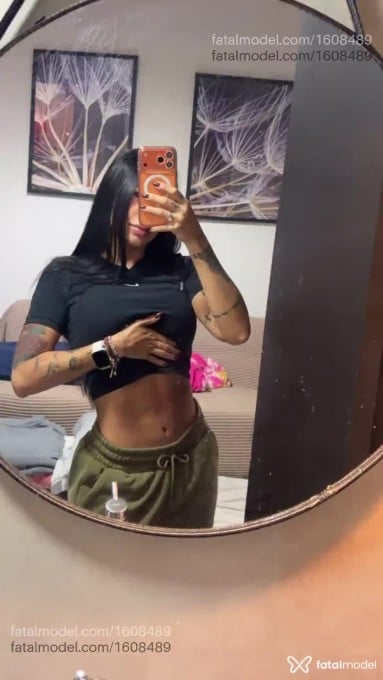 Acompanhante mulher morena (o) de olhos pretos - Luana Castro