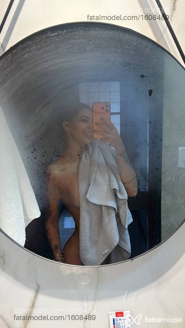 Acompanhante mulher morena (o) de olhos pretos - Luana Castro