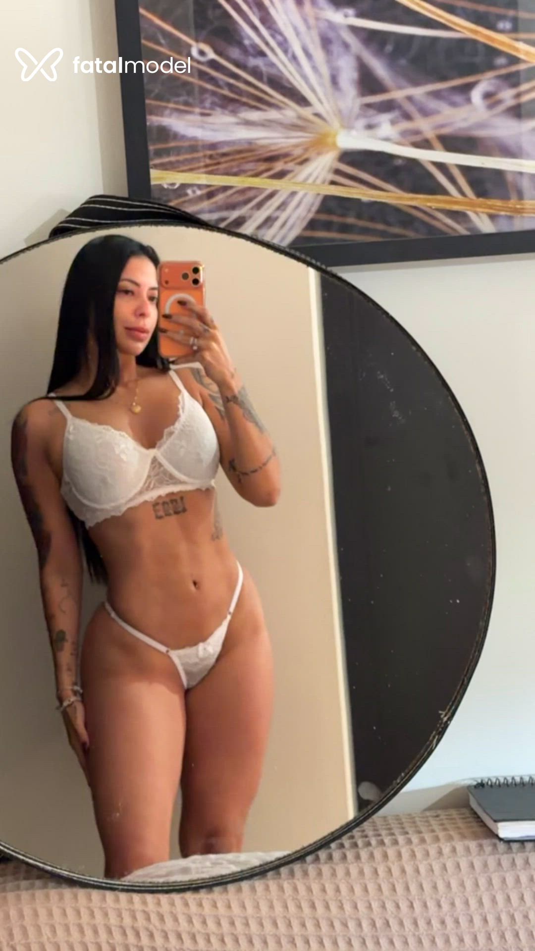 Acompanhante mulher morena (o) de olhos pretos - Luana Castro Acompanhante mulher morena (o) de olhos pretos - Luana Castro