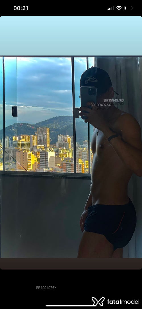 Acompanhante homem morena (o) de olhos castanhos em Rio de Janeiro - Caio Santos