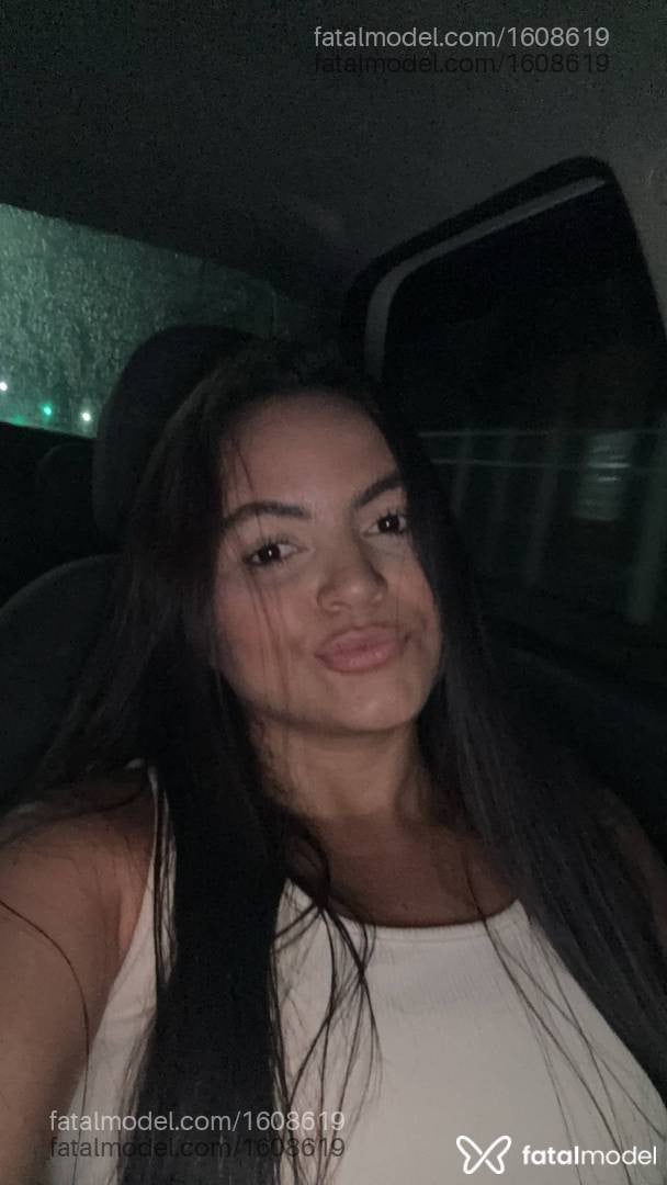 Acompanhante mulher com cabelo castanho de olhos castanhos - Layla
