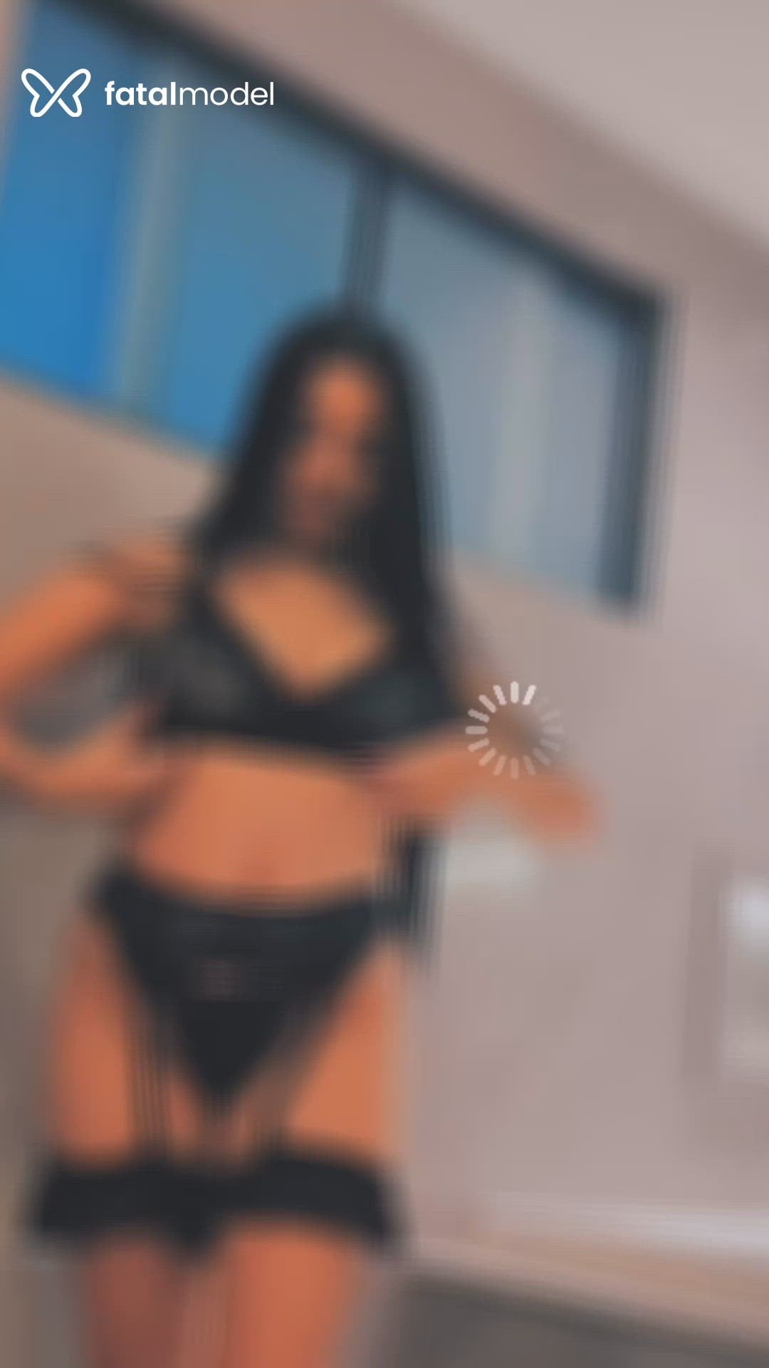 Acompanhante mulher morena (o) de olhos pretos - Lorena