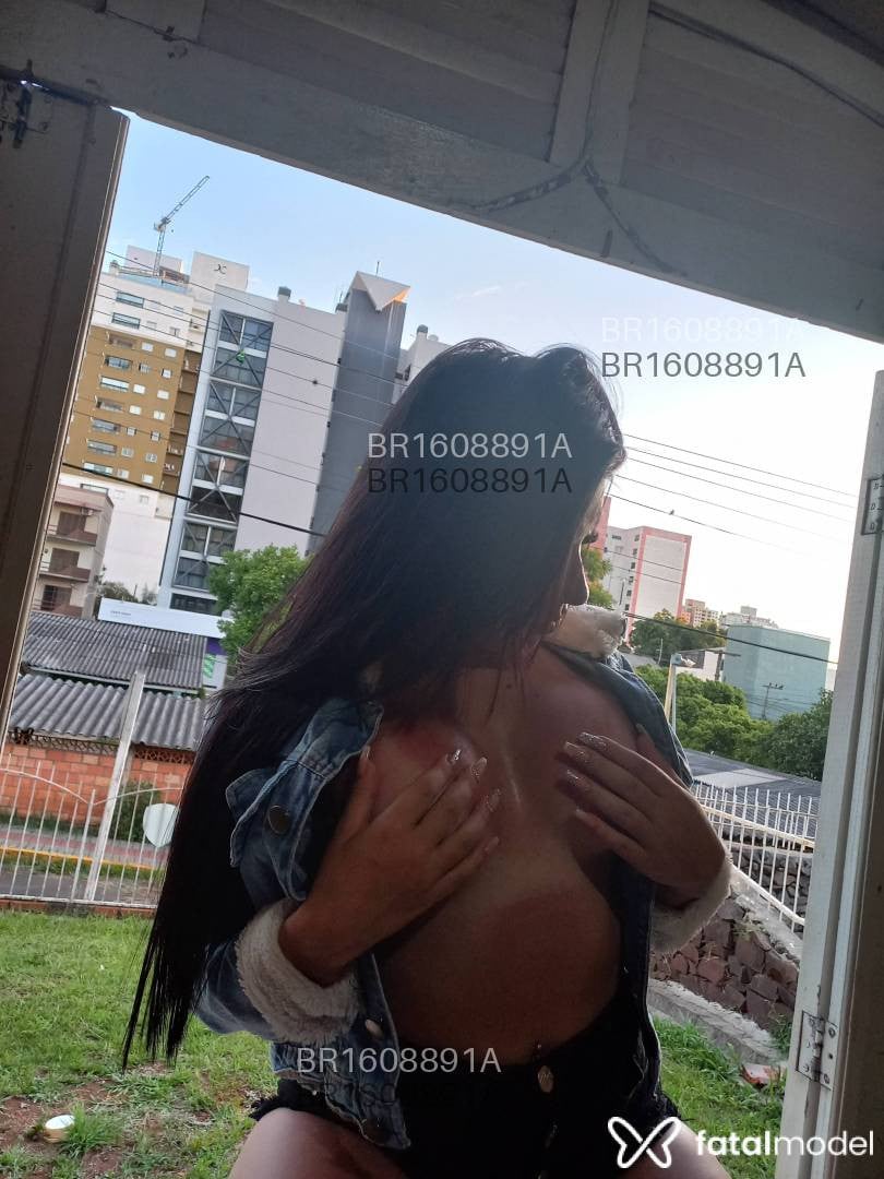 Acompanhante mulher morena (o) de olhos verdes em Londrina - Luisa