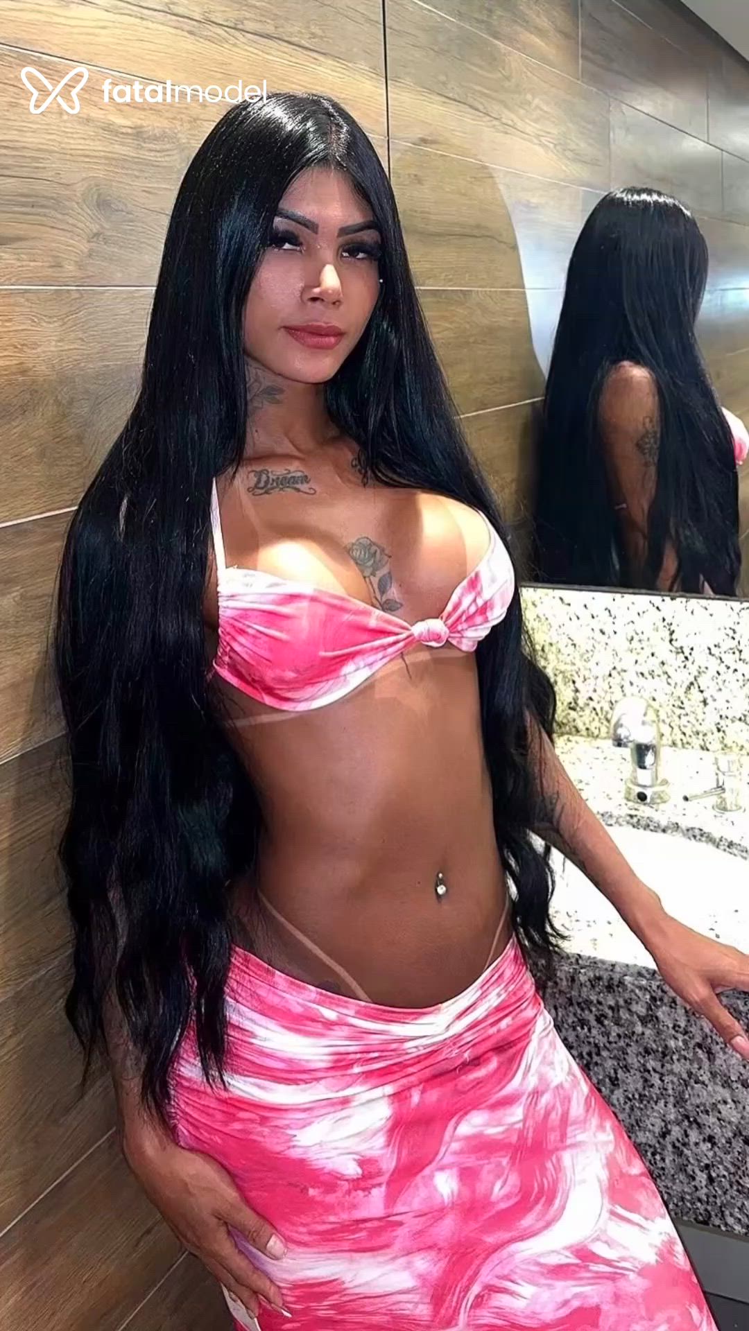 Acompanhante travesti morena (o) de olhos castanhos em Cuiabá Acompanhante travesti morena (o) de olhos castanhos em Cuiabá - Morena