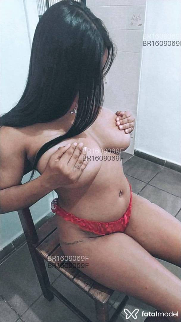 Acompanhante mulher com cabelo castanho de olhos castanhos em Rio de Janeiro - Carolina Souza