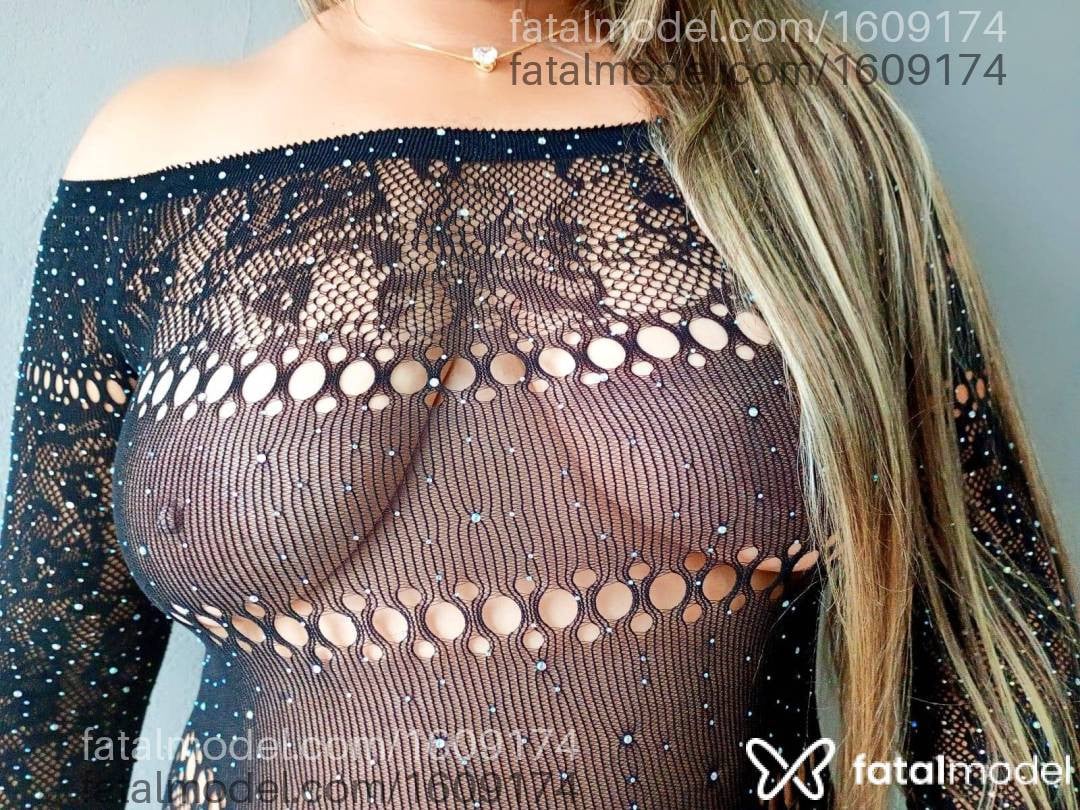 Acompanhante mulher loira (o) de olhos castanhos - Gabby