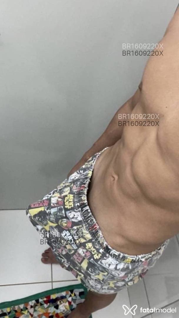 Acompanhante homem com cabelo castanho de olhos castanhos em São Paulo Acompanhante homem com cabelo castanho de olhos castanhos em São Paulo - Rodrigo