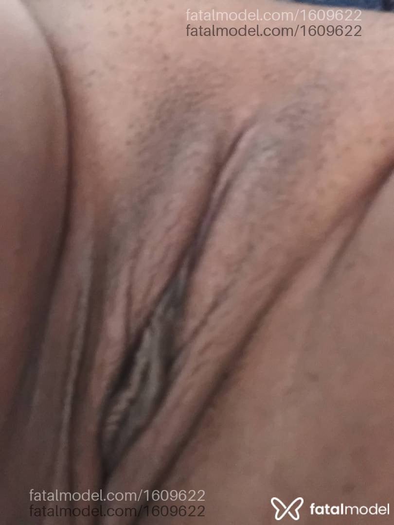 Acompanhante mulher loira (o) de olhos castanhos - Alicya