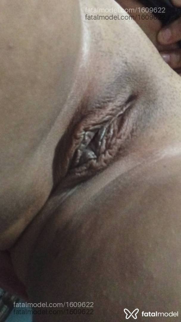 Acompanhante mulher com cabelo castanho de olhos castanhos - Alicya