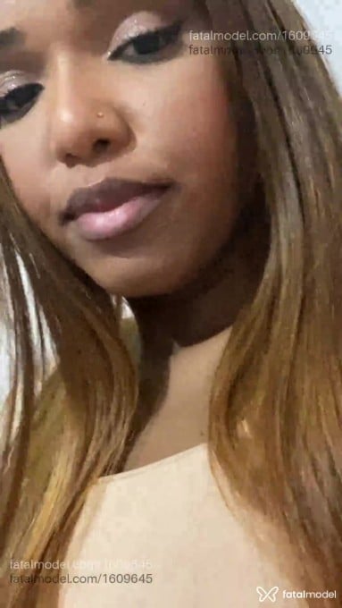 Acompanhante mulher morena (o) de olhos castanhos em Camaçari Acompanhante mulher morena (o) de olhos castanhos em Camaçari - Yasmin Abreu