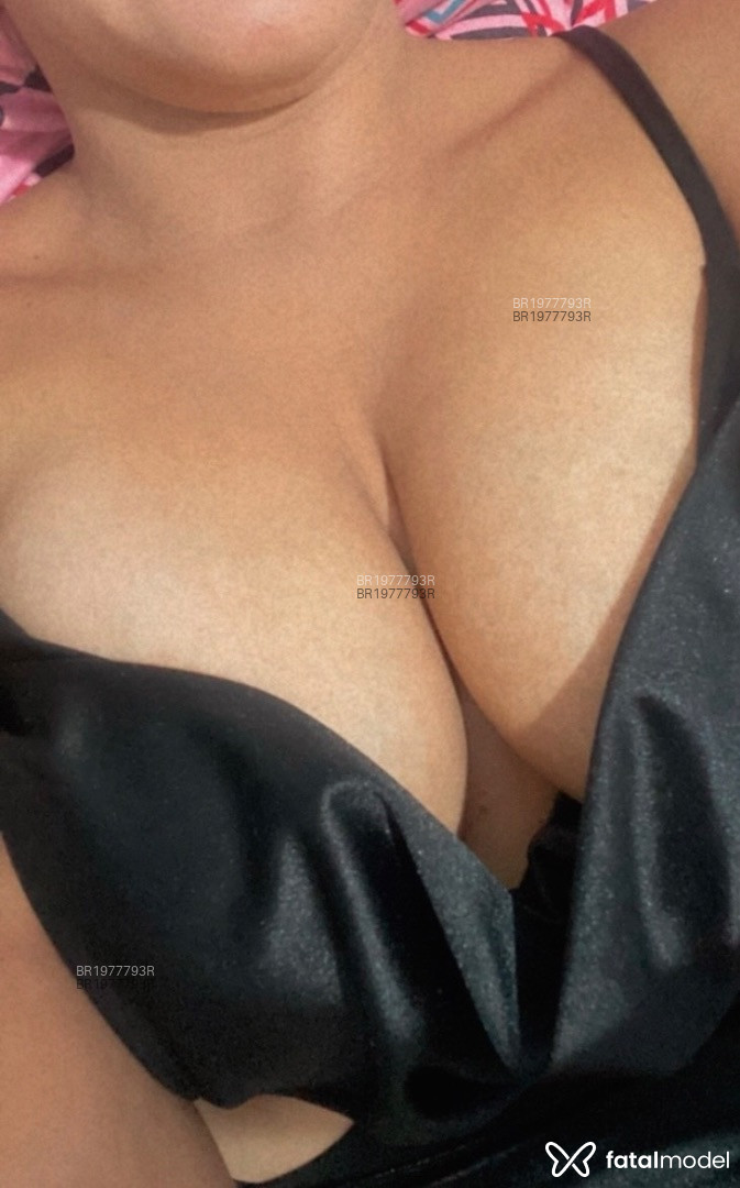 Acompanhante mulher morena (o) de olhos castanhos - Isadora