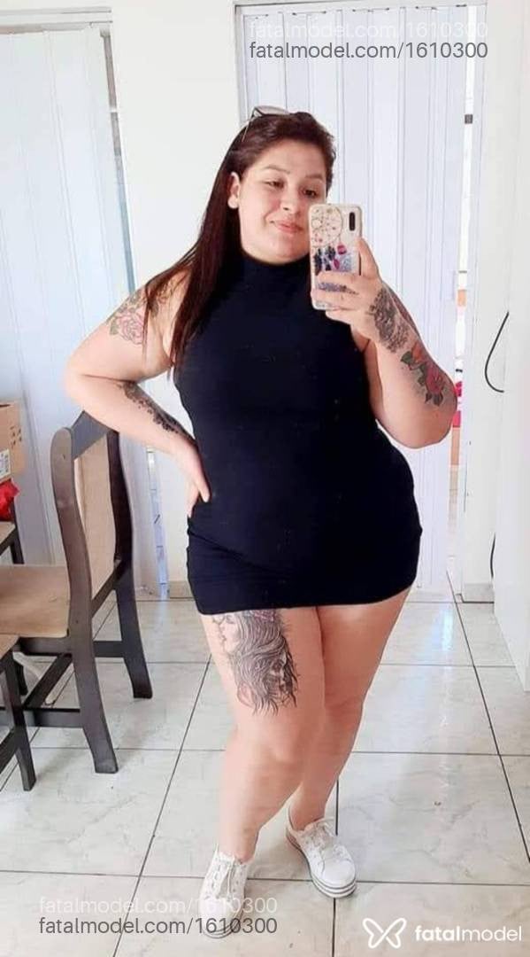Acompanhante mulher com cabelo castanho de olhos castanhos em Blumenau Acompanhante mulher com cabelo castanho de olhos castanhos em Blumenau - Fernanda Plusi
