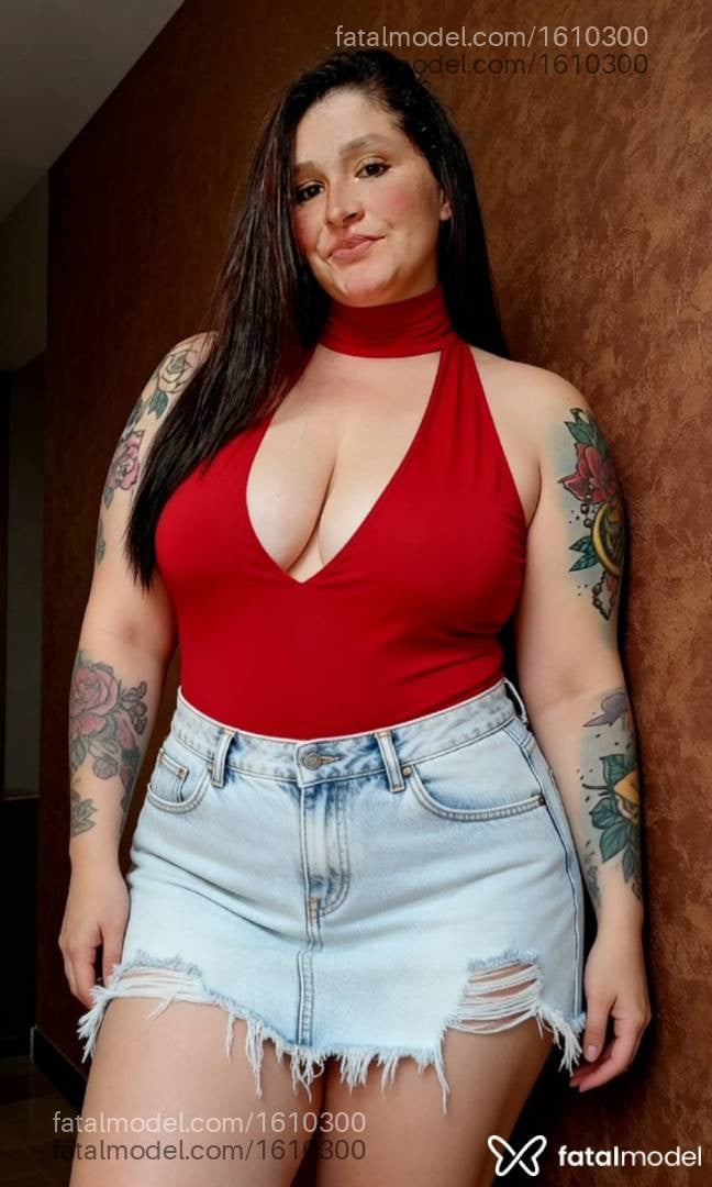 Acompanhante mulher com cabelo castanho de olhos castanhos - Fernanda Plusi