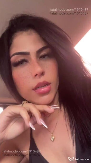 Acompanhante mulher trans morena (o) de olhos mel em Garanhuns Acompanhante mulher trans morena (o) de olhos mel em Garanhuns - Vih Guedes