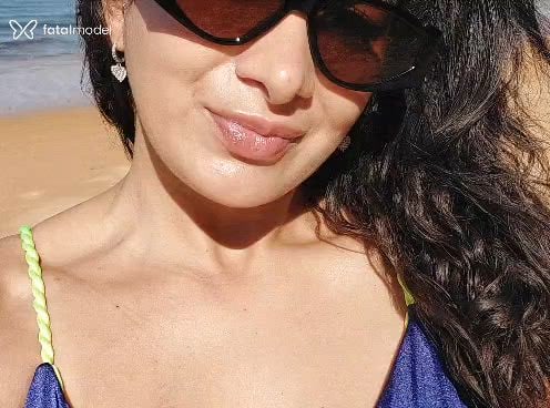 Acompanhante mulher com cabelo castanho de olhos pretos - Júlia Monteiro Acompanhante mulher com cabelo castanho de olhos pretos - Júlia Monteiro