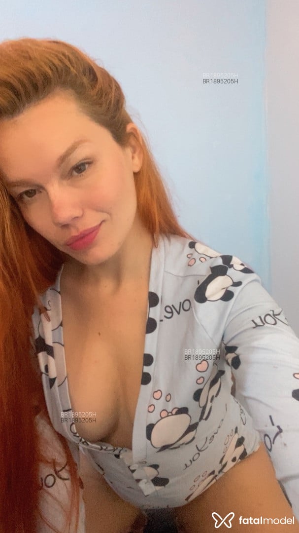 Acompanhante mulher ruiva (o) de olhos castanhos em Virtual - Fireruiva