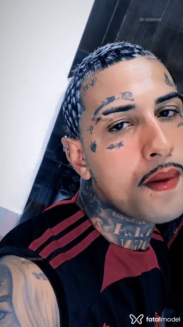 Acompanhante homem morena (o) de olhos pretos - Digato Acompanhante homem morena (o) de olhos pretos - Digato