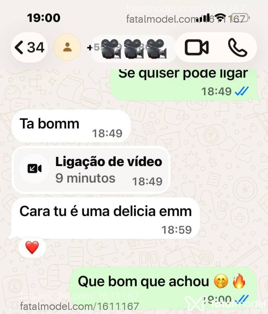 Acompanhante mulher com cabelo castanho de olhos castanhos - Dani