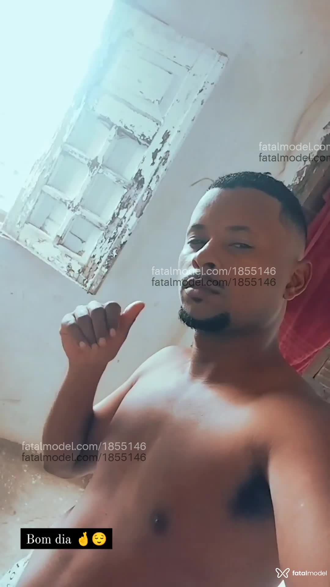Acompanhante homem com cabelo castanho de olhos mel - Silva Acompanhante homem com cabelo castanho de olhos mel - Silva