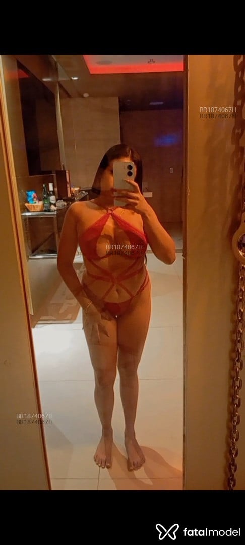 Acompanhante mulher morena (o) de olhos pretos em Querência Acompanhante mulher morena (o) de olhos pretos em Querência - Clara