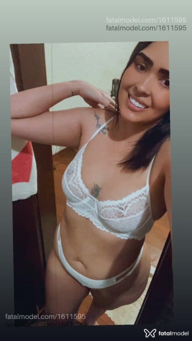 Acompanhante mulher loira (o) de olhos castanhos em Pará de Minas - Victoria
