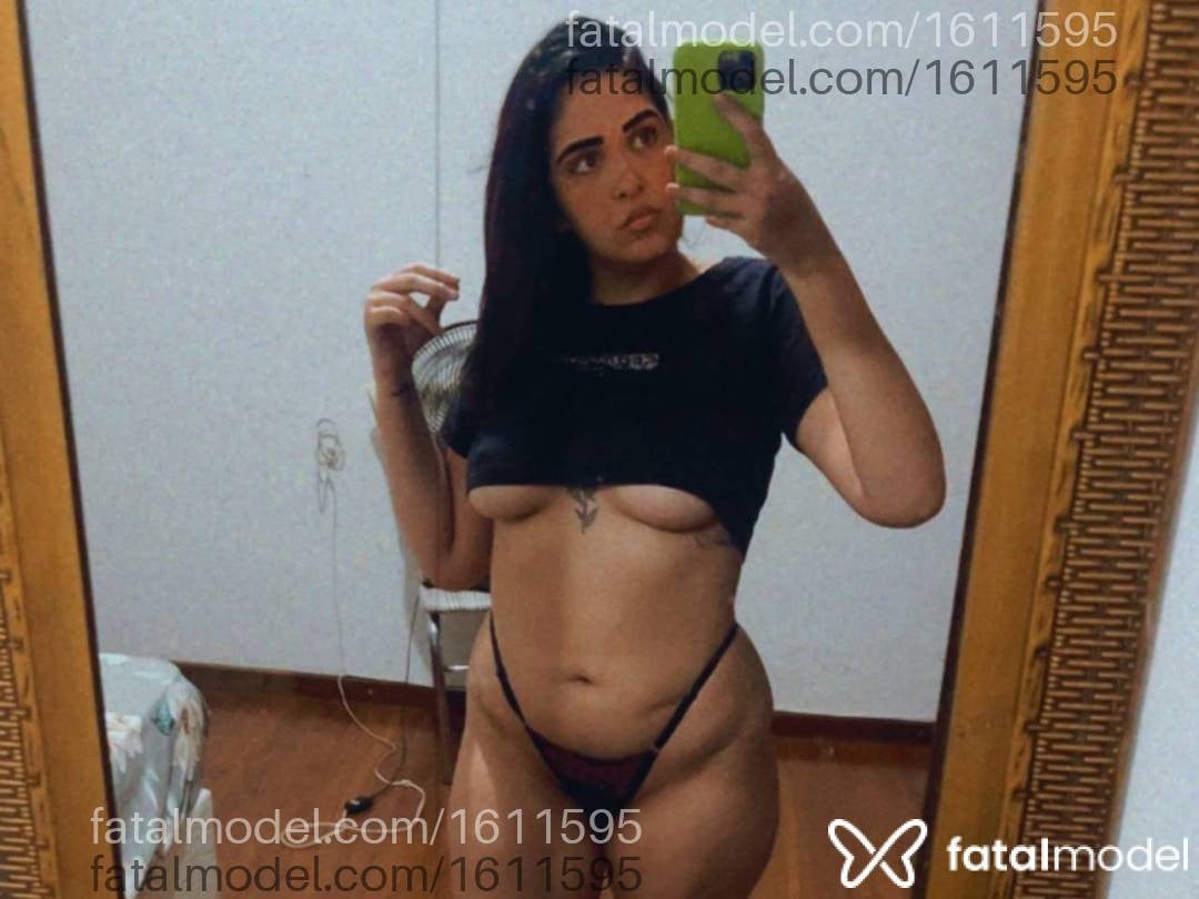 Acompanhante mulher loira (o) de olhos castanhos em Nova Serrana - Victoria