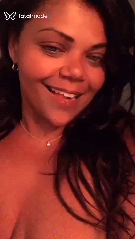 Acompanhante mulher com cabelo castanho de olhos castanhos em São Paulo Acompanhante mulher com cabelo castanho de olhos castanhos em São Paulo - Layara Artazzío