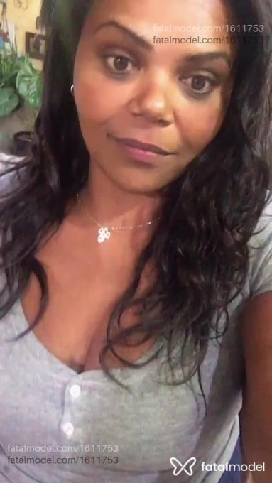 Acompanhante mulher com cabelo castanho de olhos castanhos em São Paulo - Layara Artazzío