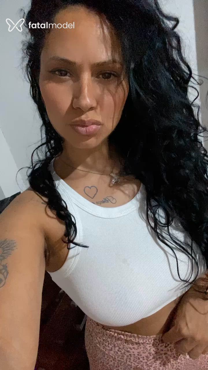 Acompanhante mulher com cabelo castanho de olhos castanhos - Gabriela Acompanhante mulher com cabelo castanho de olhos castanhos - Gabriela